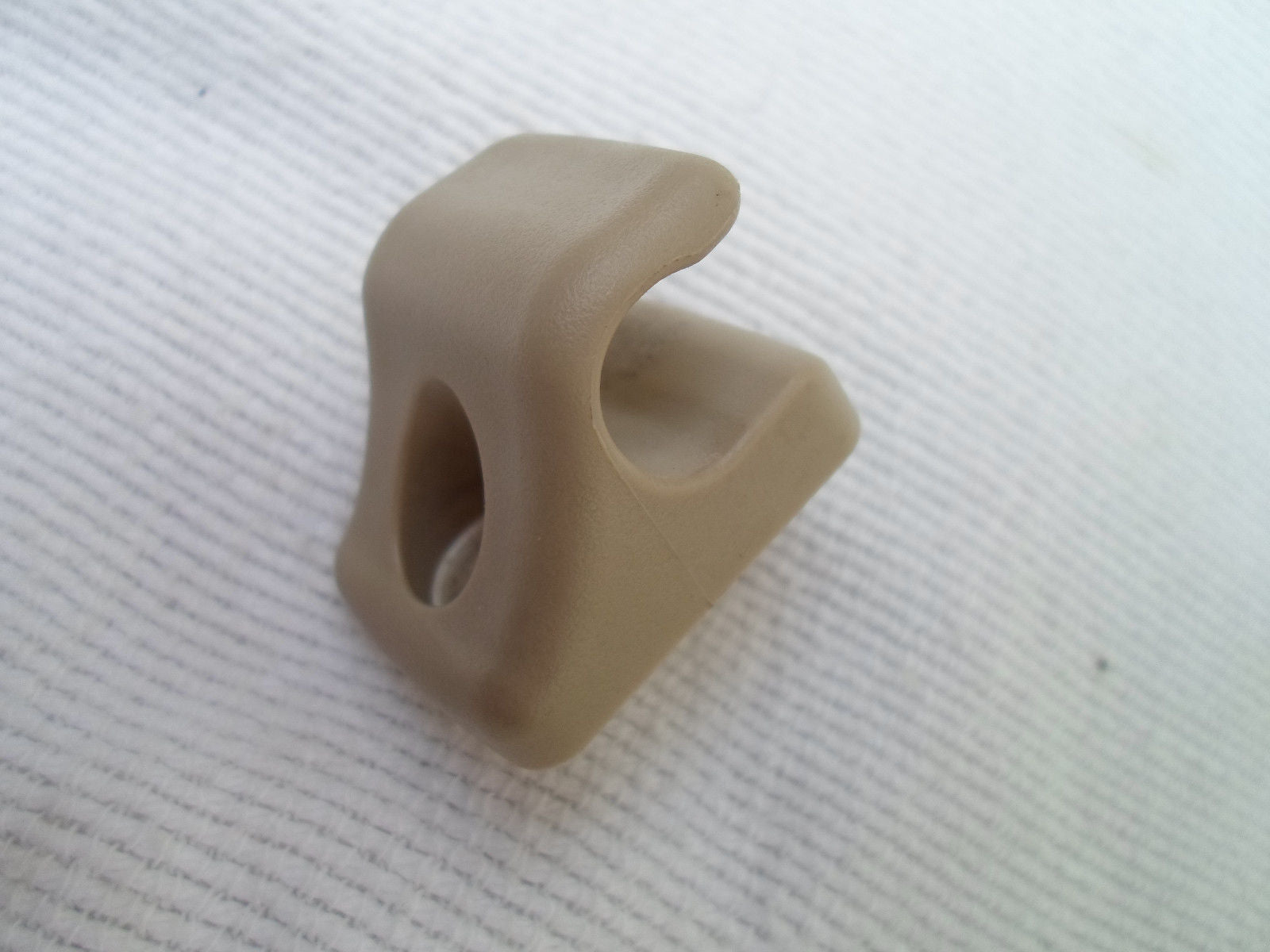 1992 1993 1994 1995 HONDA CIVIC  BEIGE SUN VISOR CLIP  OEM FREE SHIPPING!